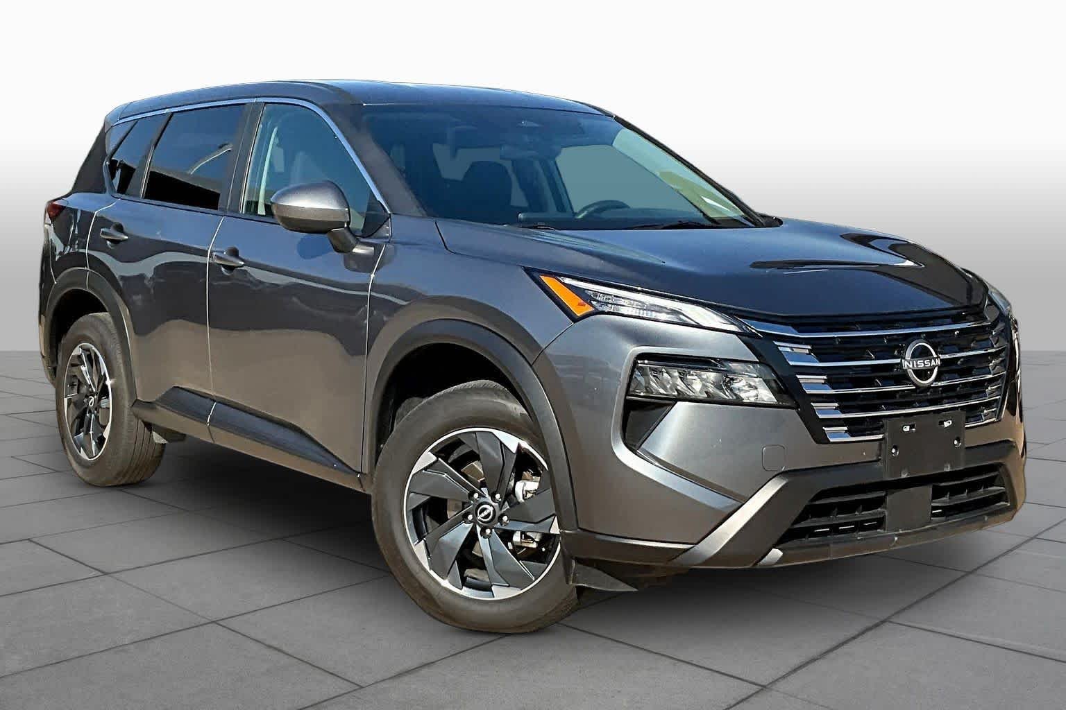Used 2025 Gun Metallic Nissan SV image 2