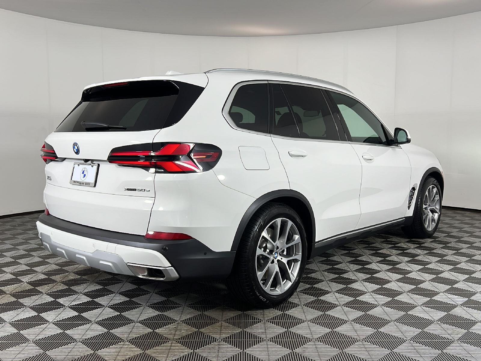 New 2026 Alpine White BMW xDrive50e image 3