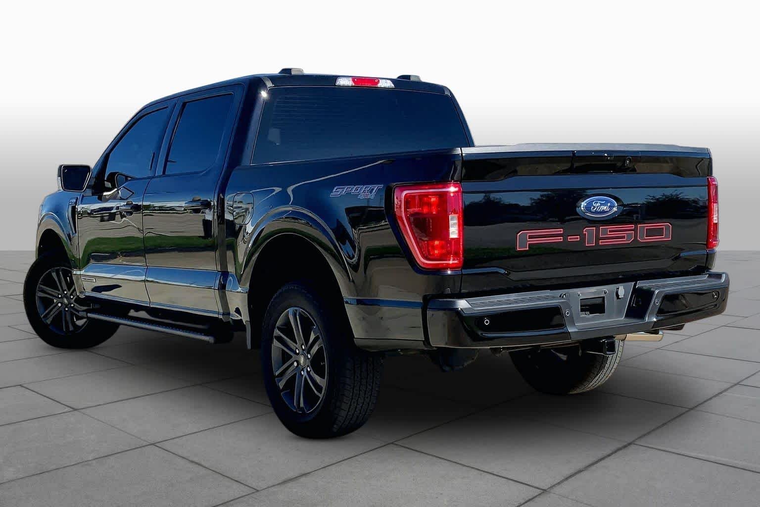 Used 2023 Agate Black Metallic Ford XLT image 12