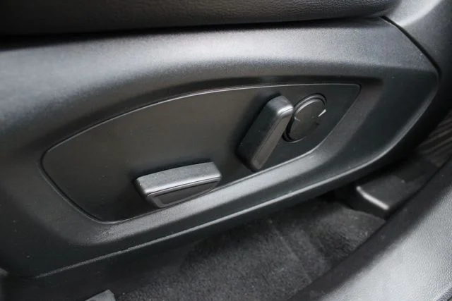 Used 2020 Black Ford XLT image 3