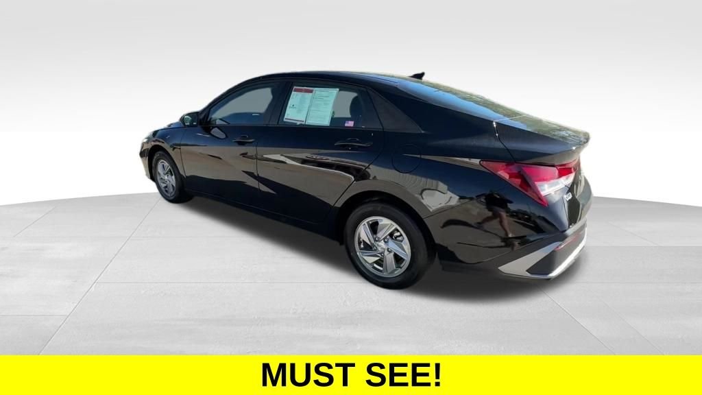 Used 2026 Black Hyundai SE image 3