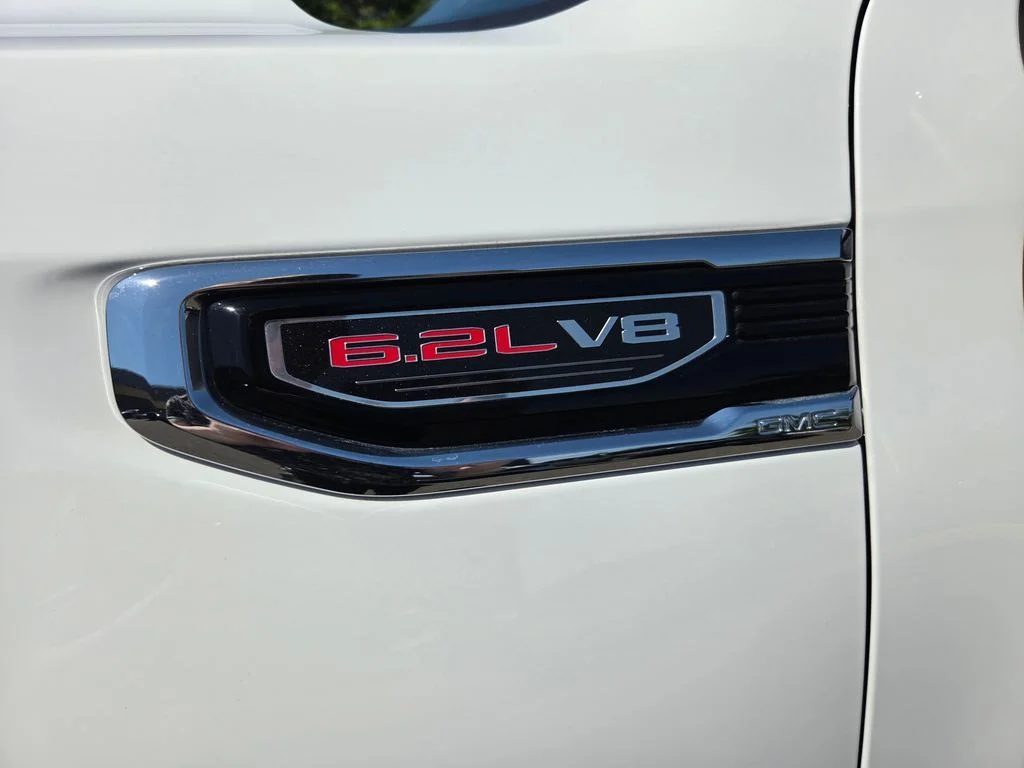 Used 2023 White GMC Denali image 10