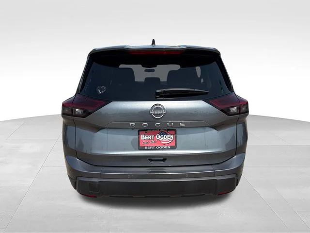 Used 2024 Gray Nissan S image 7