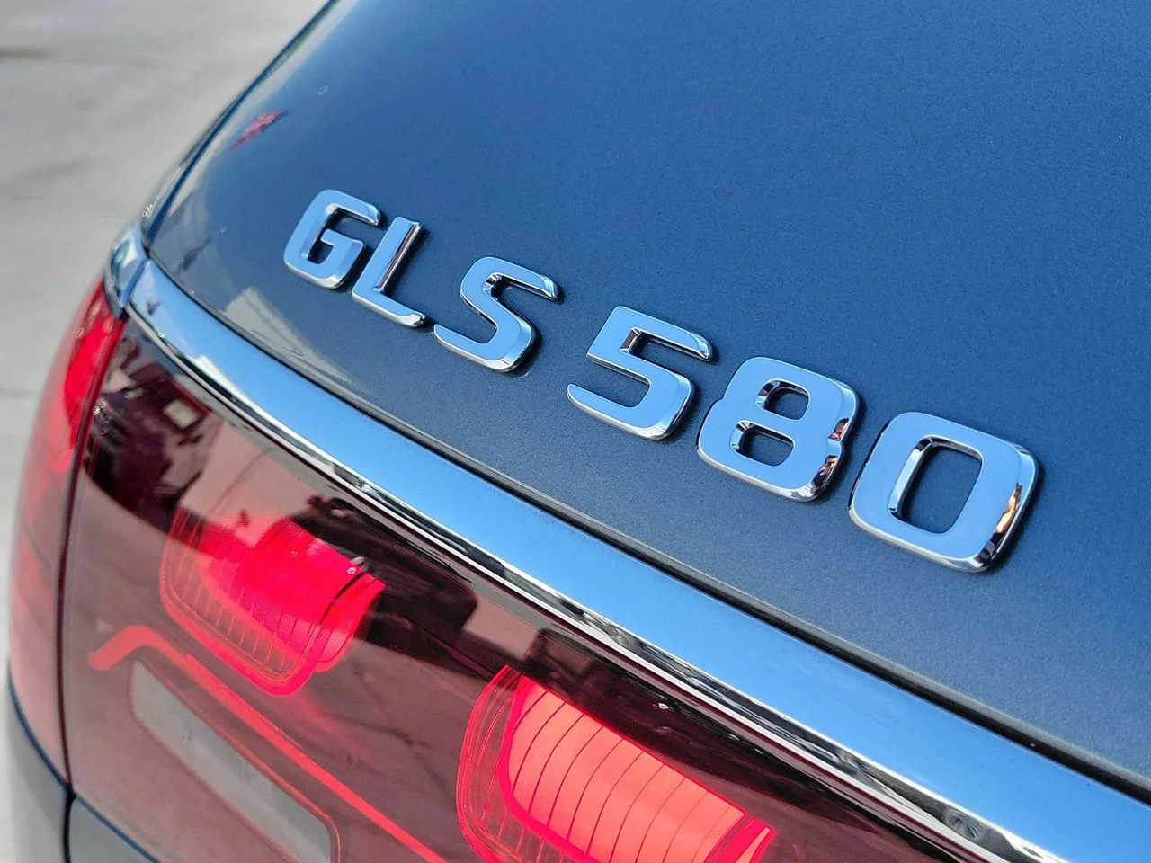 New 2026 Selenite Grey Metallic Mercedes-Benz GLS 580 image 9
