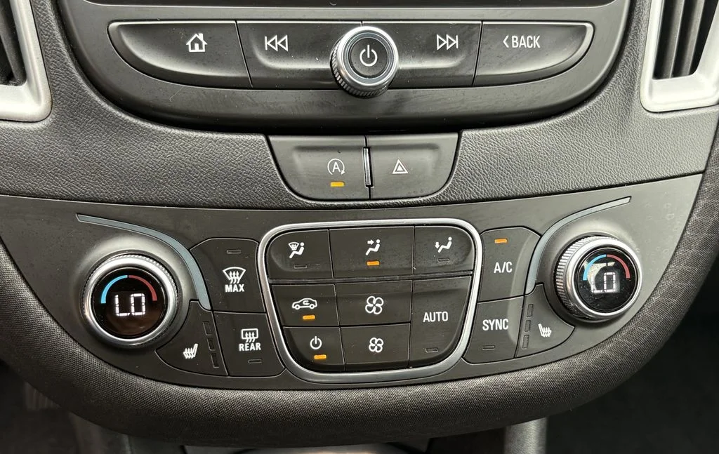 Used 2024 Summit White Chevrolet LT image 18