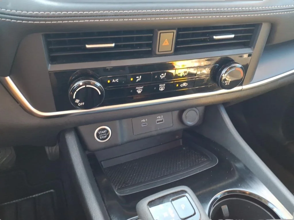 Used 2023 Black Nissan S image 21
