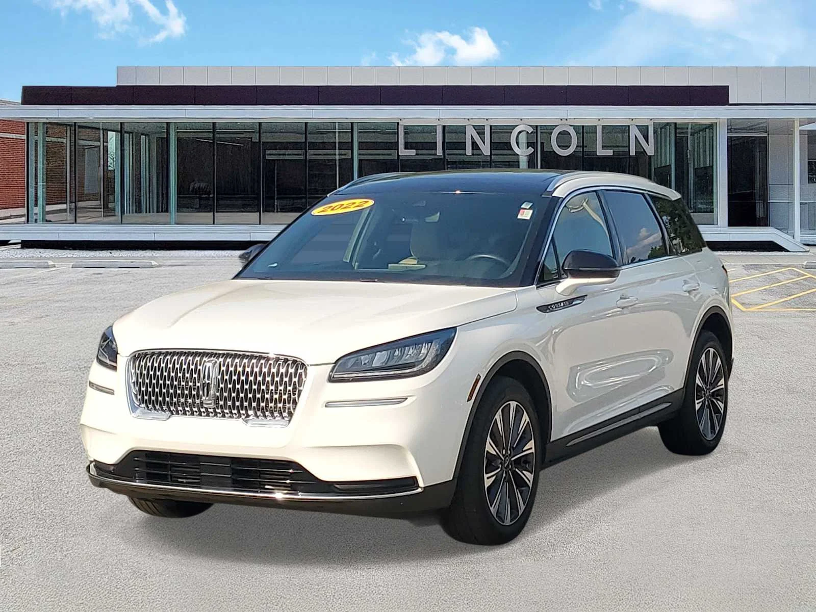 Used 2022 White Lincoln Reserve image 2