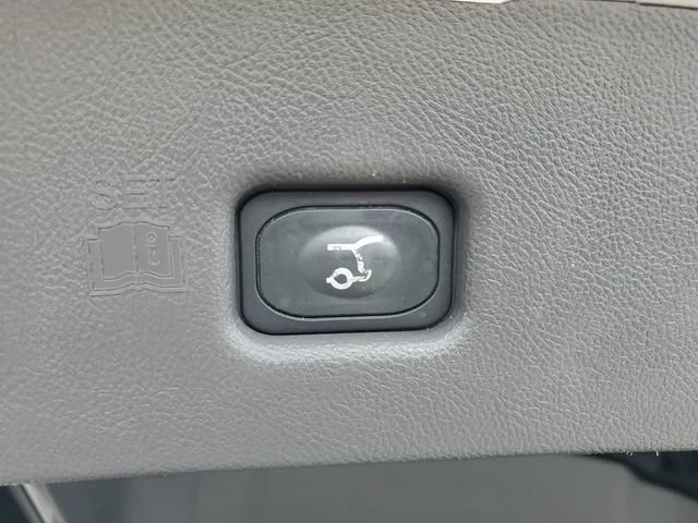 Used 2019 Iced Mocha Prem Lincoln Reserve image 29