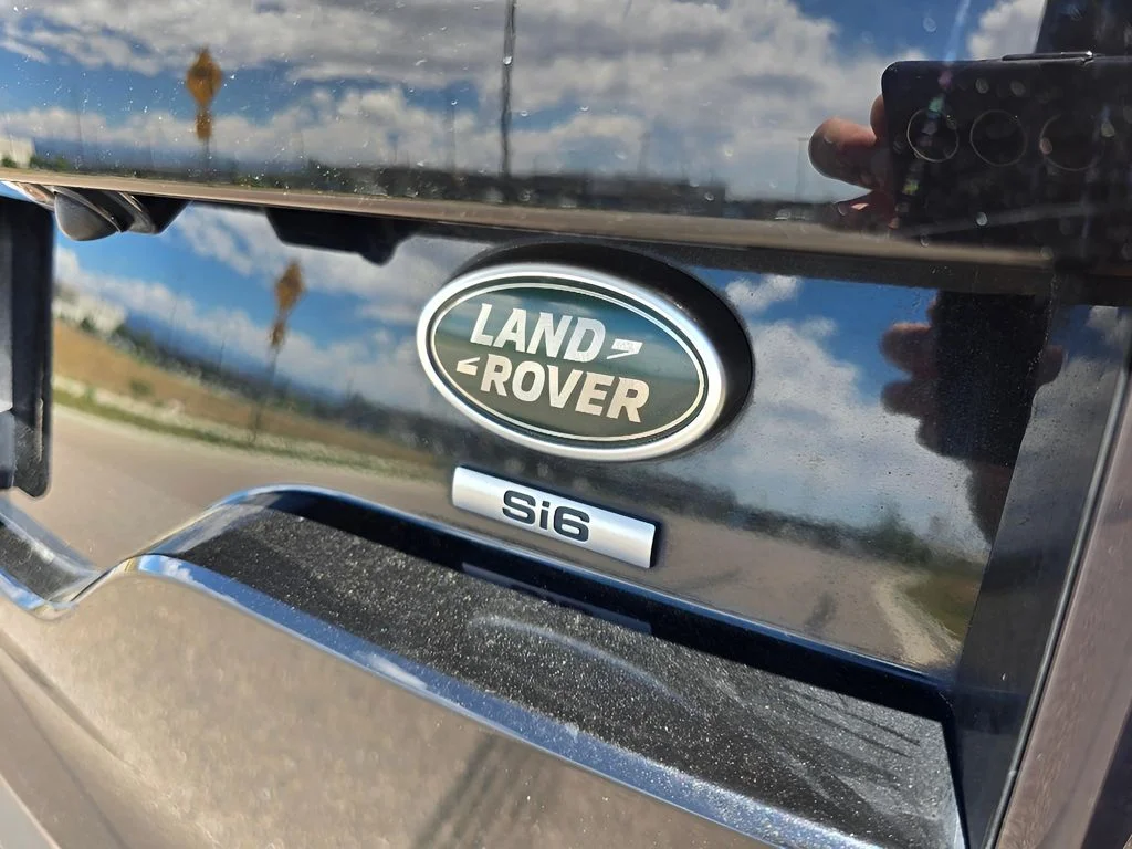 Used 2017 Santorini Black Metallic Land Rover SE image 30