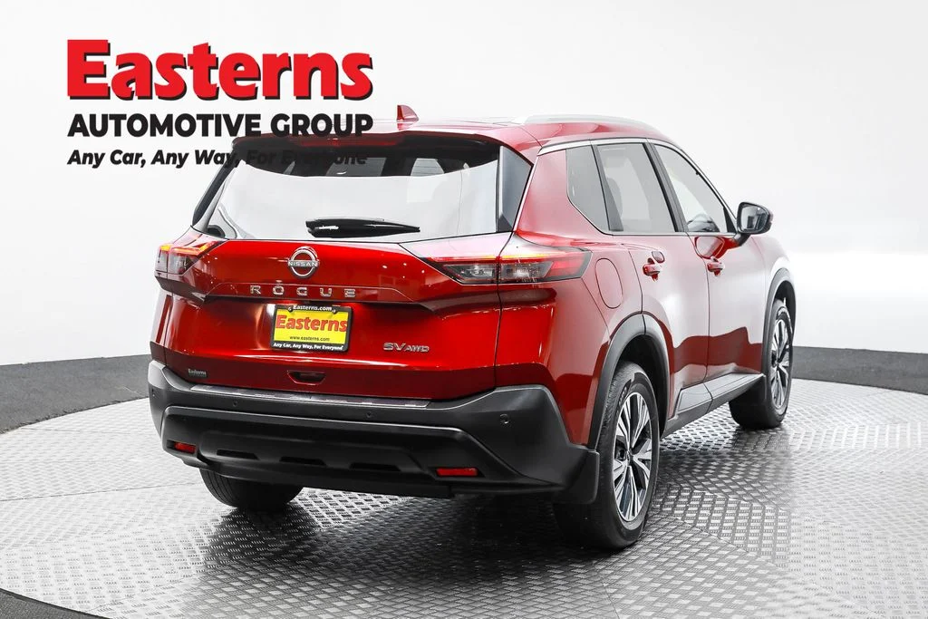 Used 2022 Red Nissan SV image 5