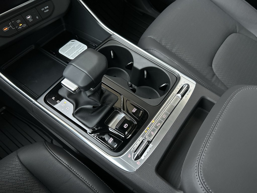 New 2026 Snow White Pearl Kia SX Prestige image 25