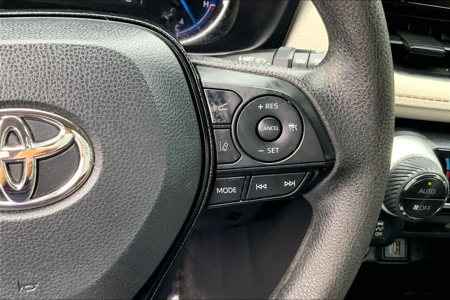 Used 2024 Magnetic Gray Metallic Toyota Hybrid XLE image 25