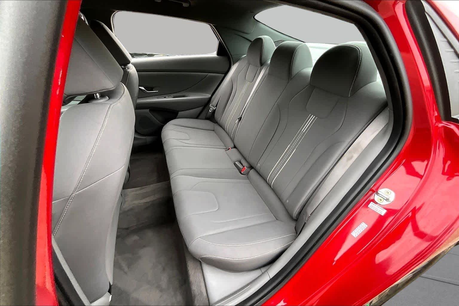 Used 2022 Scarlet Red Pearl Hyundai SEL image 19