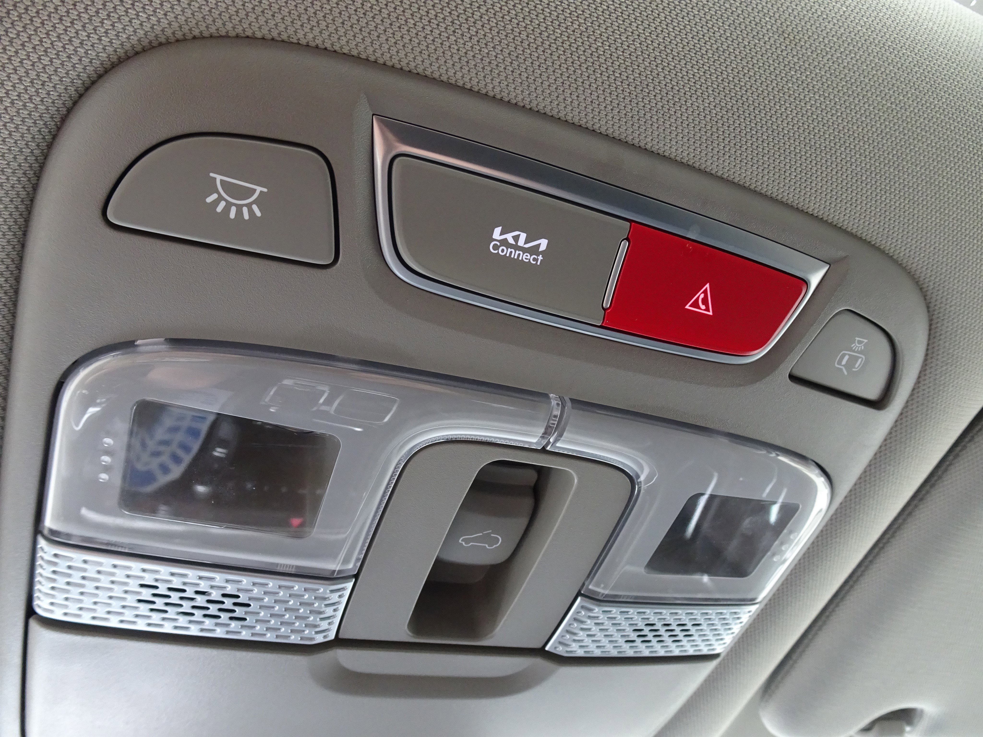 Used 2024 Glacial White Pearl Kia S image 25