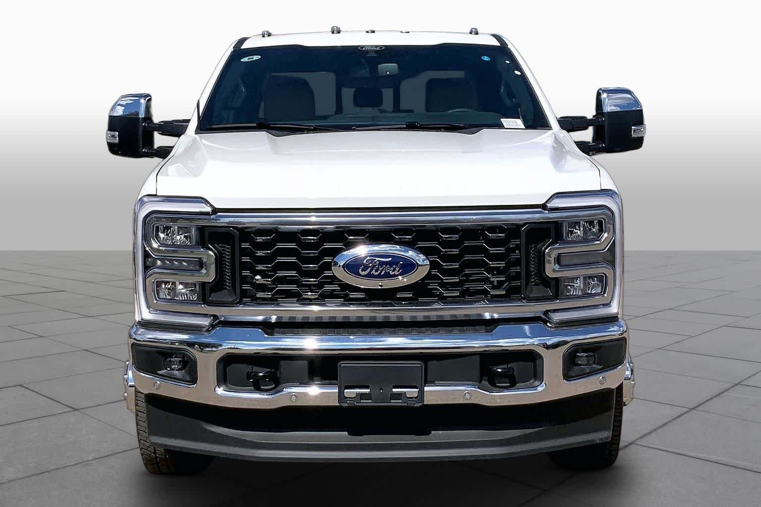 New 2026 Star White Metallic Tri-Coat Ford F-350® Lariat® image 3
