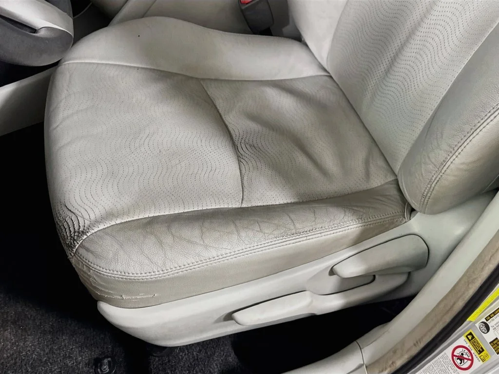 Used 2014 Silver Toyota Three image 23