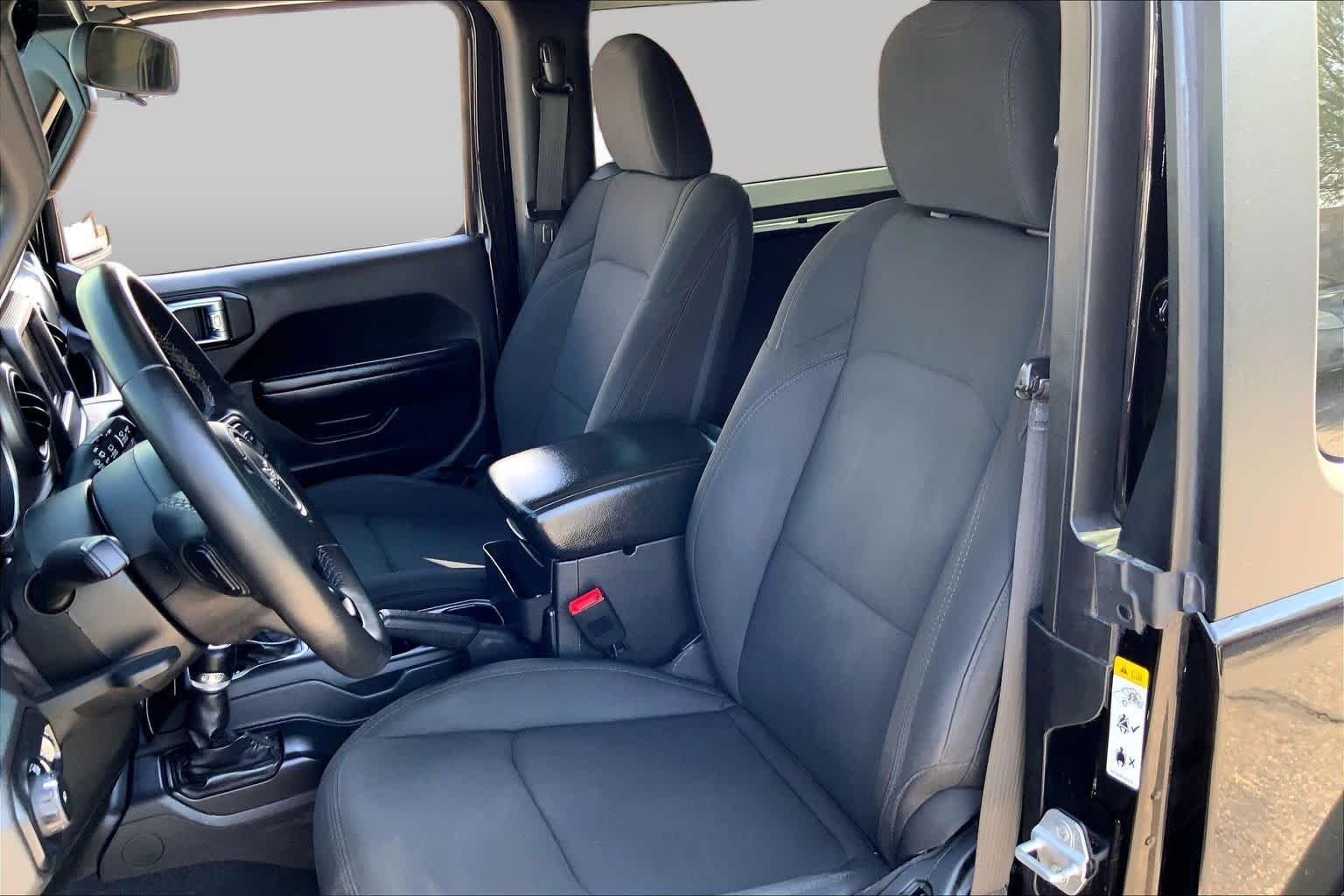 Used 2018 Black Clearcoat Jeep Sport S image 7