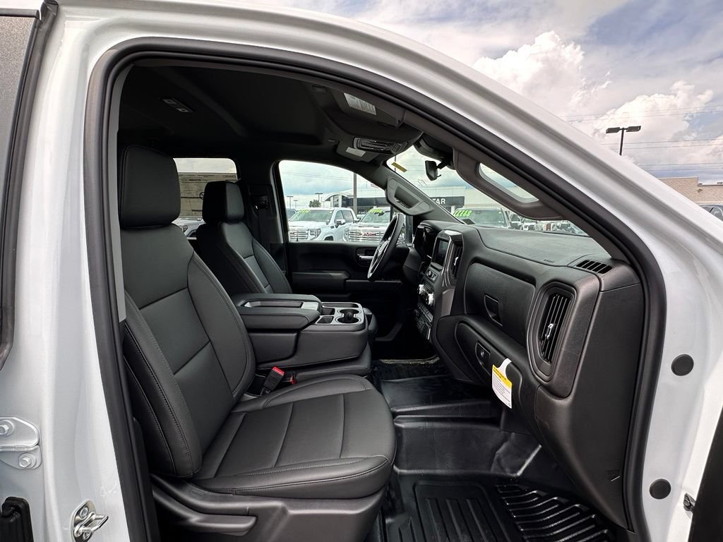 2026 GMC Sierra 3500HD Pro - Photo 11