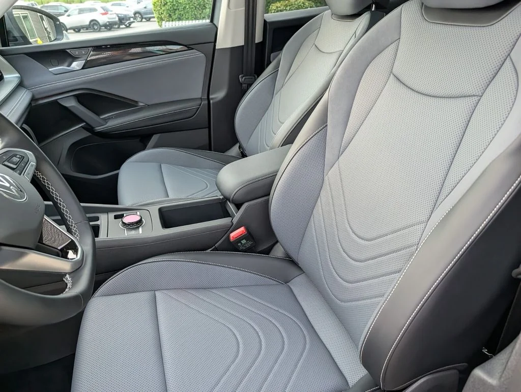 New 2026 Gray Volkswagen 2.0T SE image 10