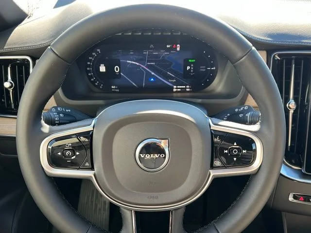 2026 Volvo XC90 Plus - Photo 11