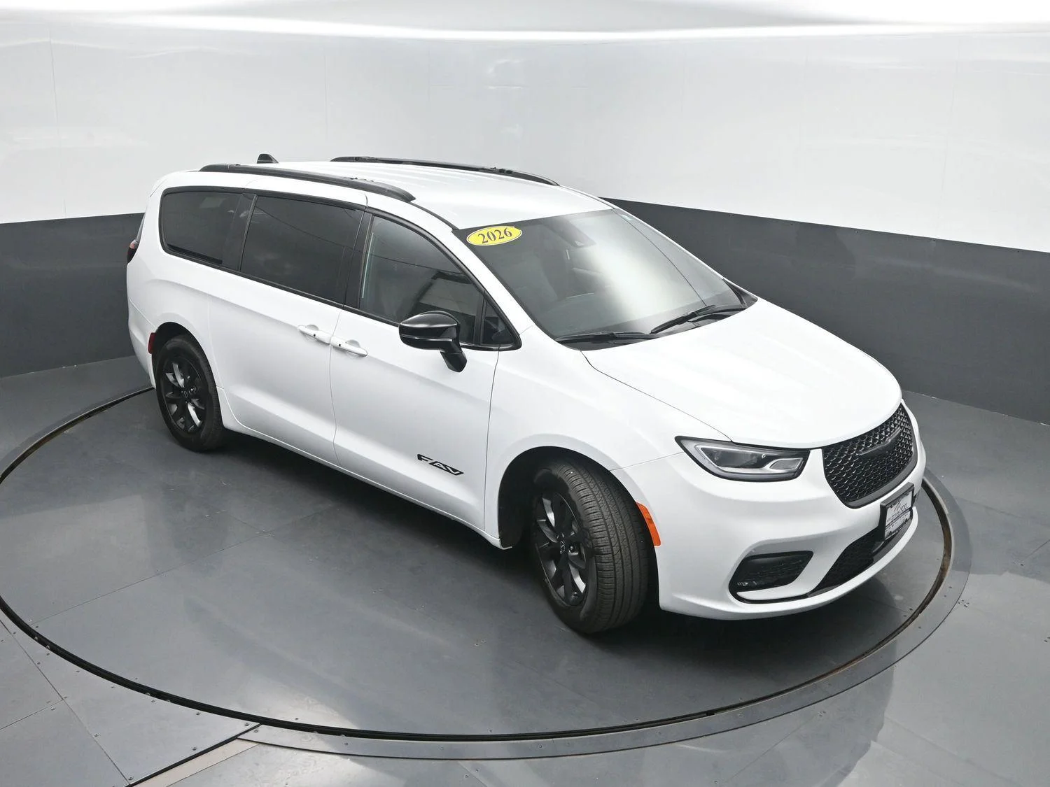 New 2026 Bright White Clear-Coat Exterior Paint Chrysler Select image 40