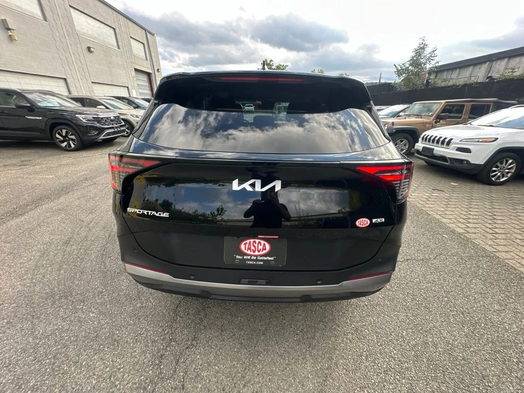 Used 2026 Black Kia LX image 5