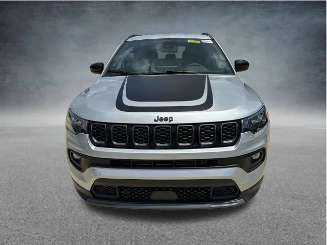New 2026 Silver Zynith Metallic Clear-Coat Exterior Paint Jeep Latitude image 2