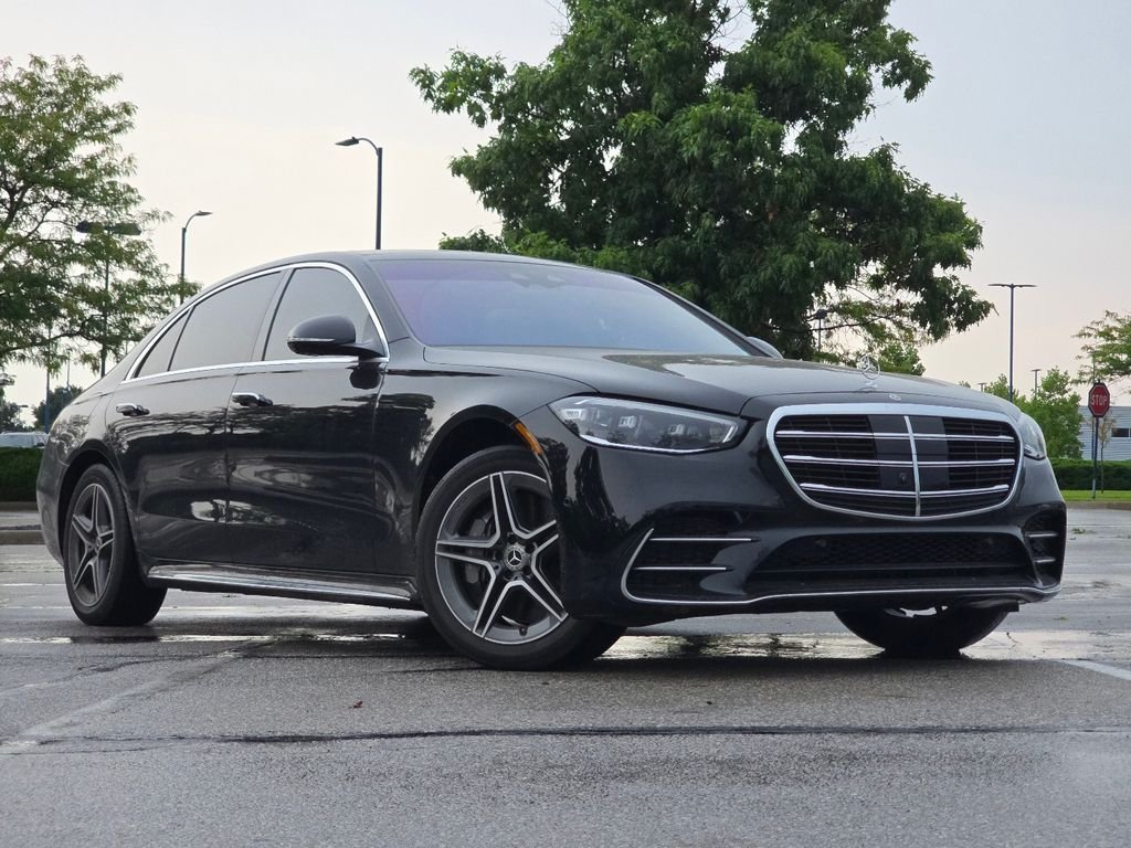 Certified Used 2024 Black Mercedes-Benz S 580e image 1