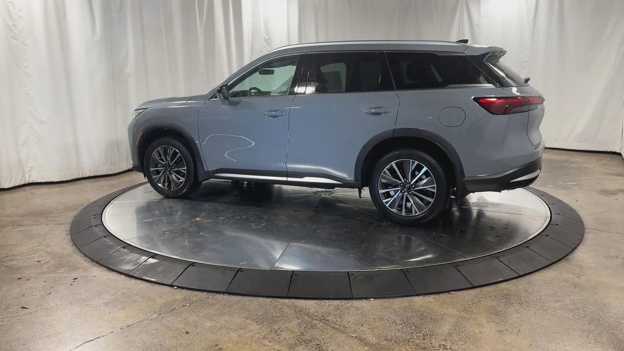 Certified Used 2026 Harbor Gray INFINITI LUXE image 11