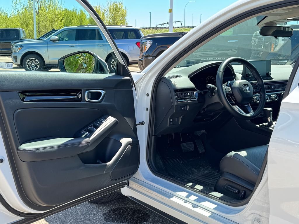 2024 Honda Civic Hatchback EX-L - Photo 24