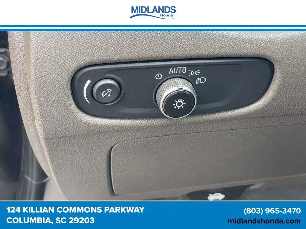 Used 2025 Black Metallic Chevrolet LT image 18