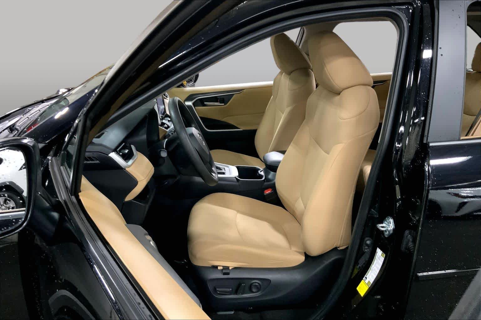 Used 2025 Midnight Black Metallic Toyota XLE image 8