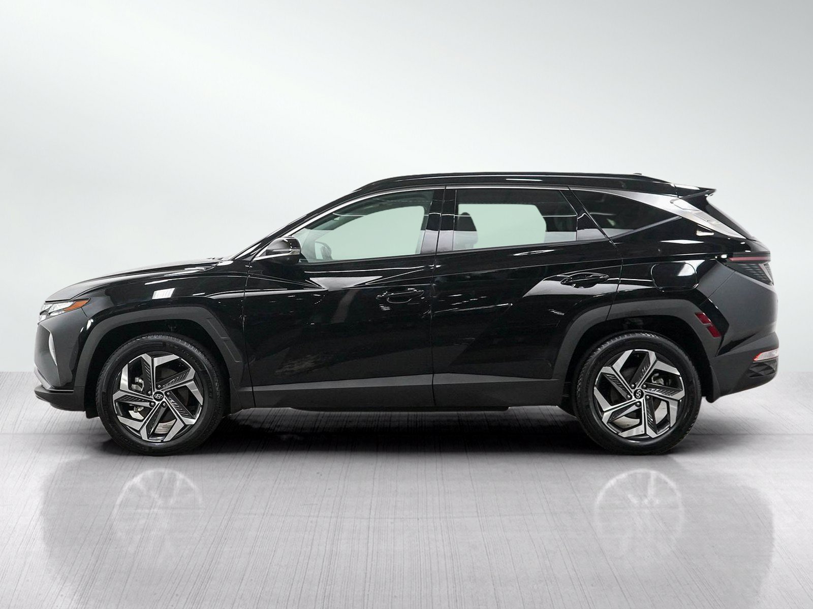Used 2024 Hyundai Tucson Limited with VIN 5NMJECDE3RH304711 for sale in Minneapolis, Minnesota