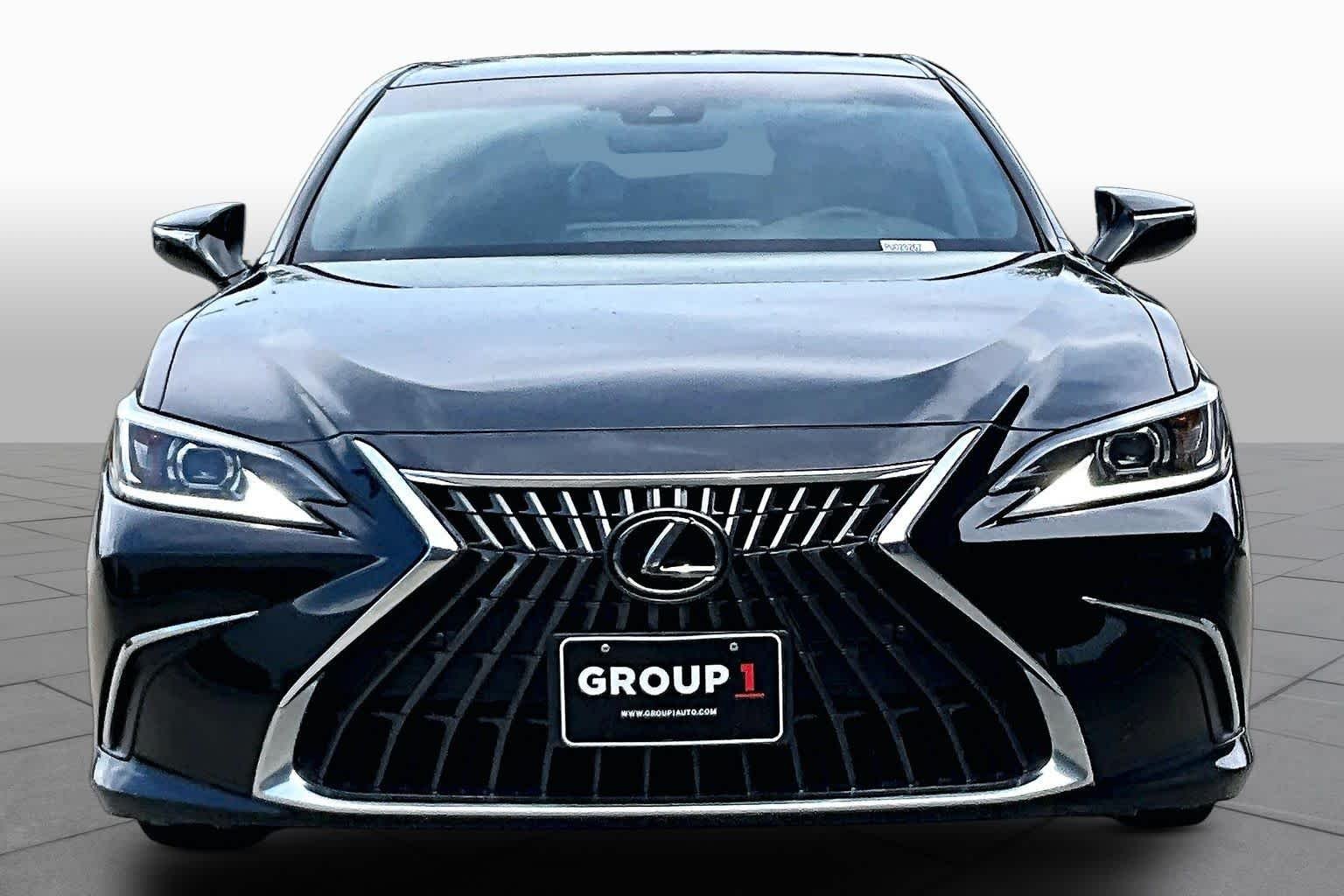 Pre-Owned 2023 Lexus ES 300h
