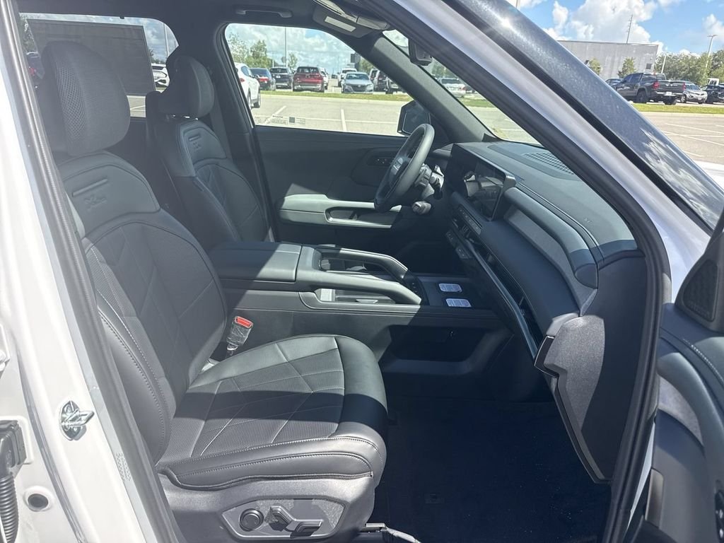 New 2027 Glacial White Pearl Kia X-Line SX image 31