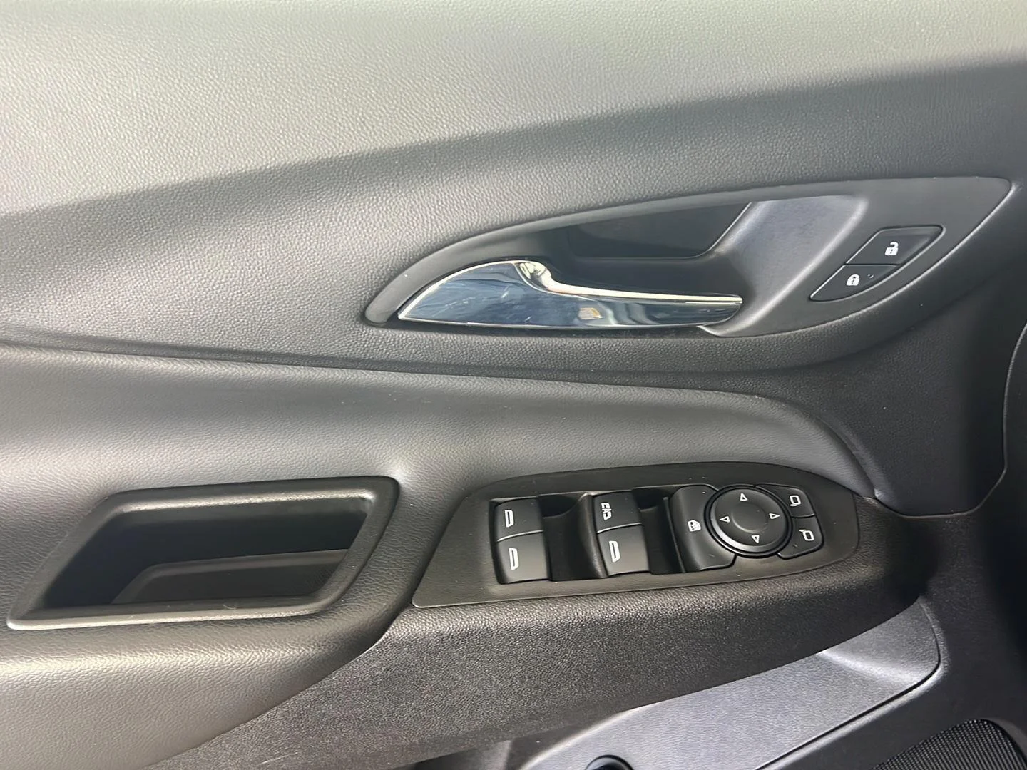 Used 2024 Sterling Gray Metallic Chevrolet LT image 25