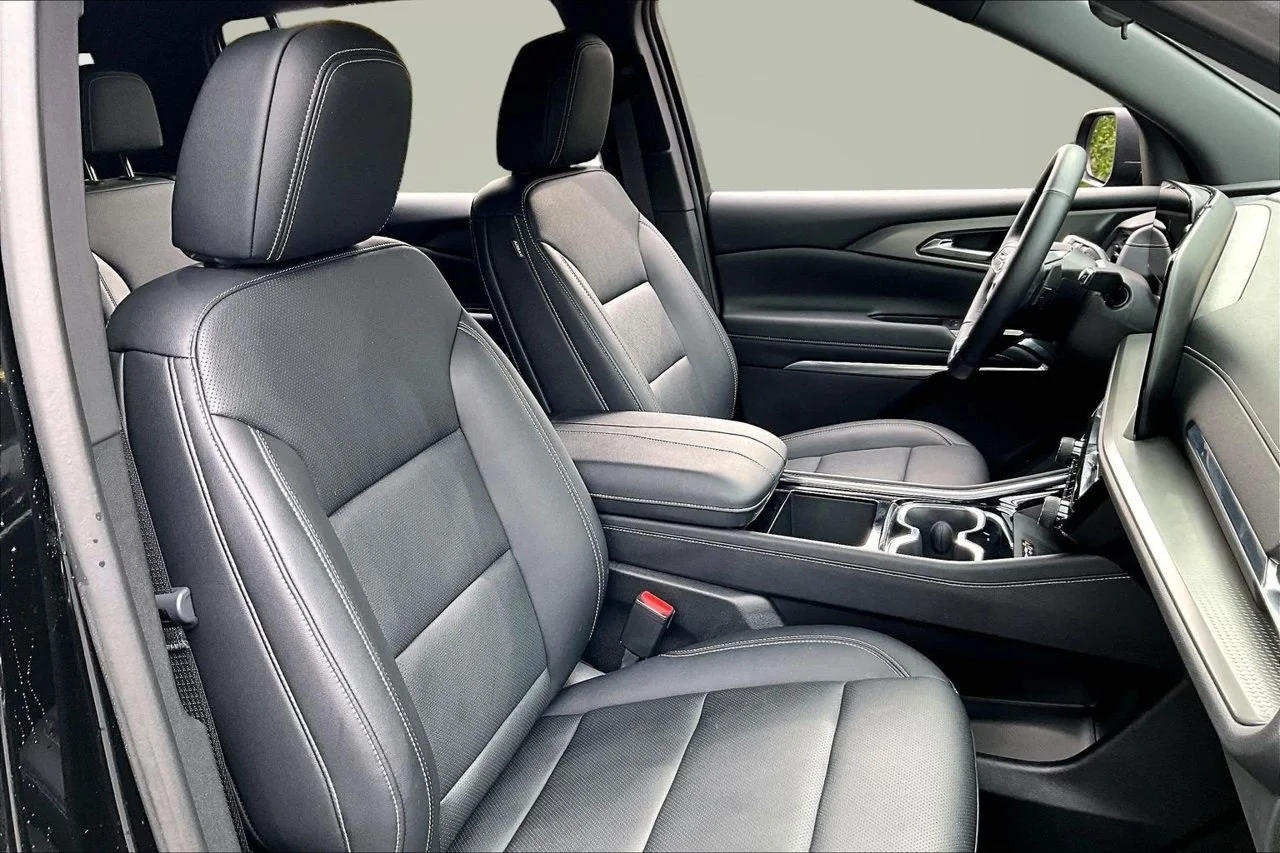Used 2025 Black Chevrolet LT image 22