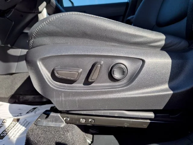 Certified Used 2024  Toyota XLE image 17