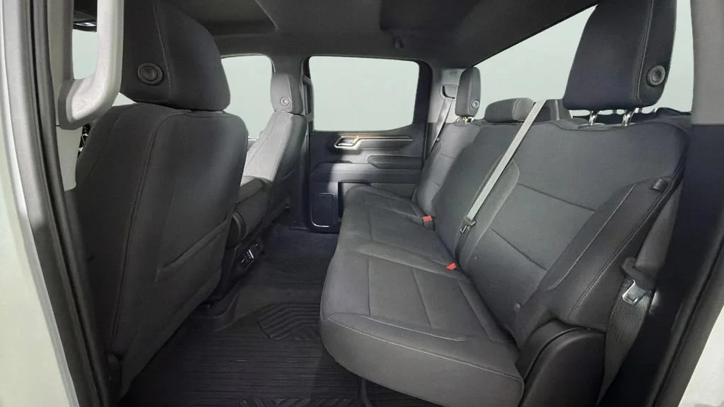 Used 2025 Summit White Chevrolet LT Trail Boss image 27