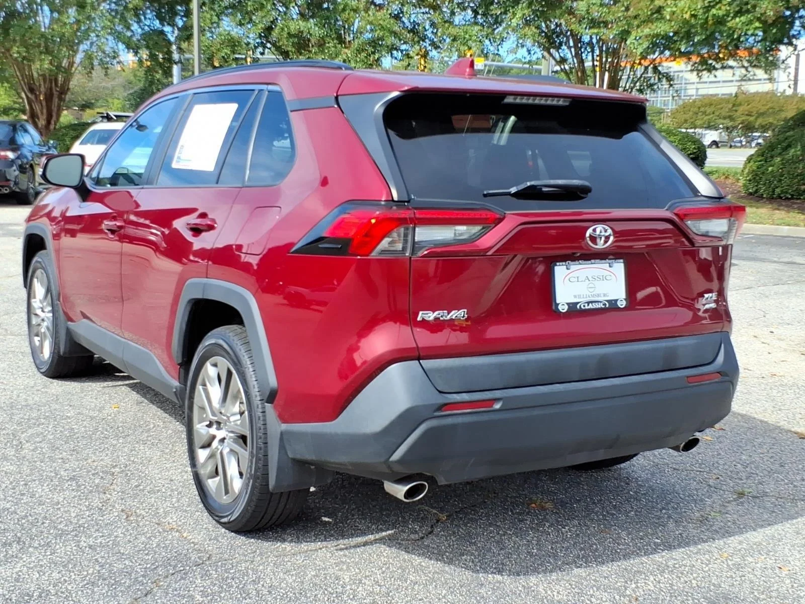 Used 2019 Ruby Flare Pearl Toyota XLE Premium image 9