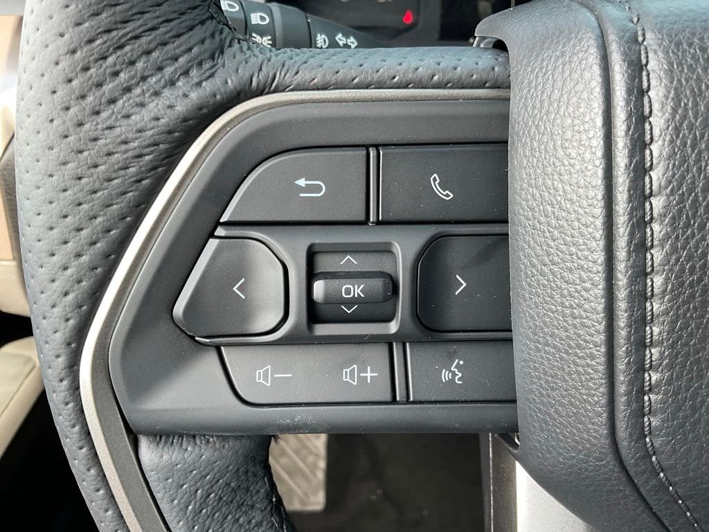 2025 Toyota Tacoma SR5 - Photo 12