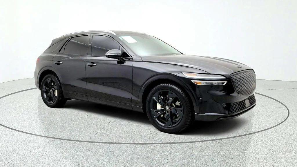 Used 2023 Vik Black Genesis Advanced AWD w/ Prestige Package image 3