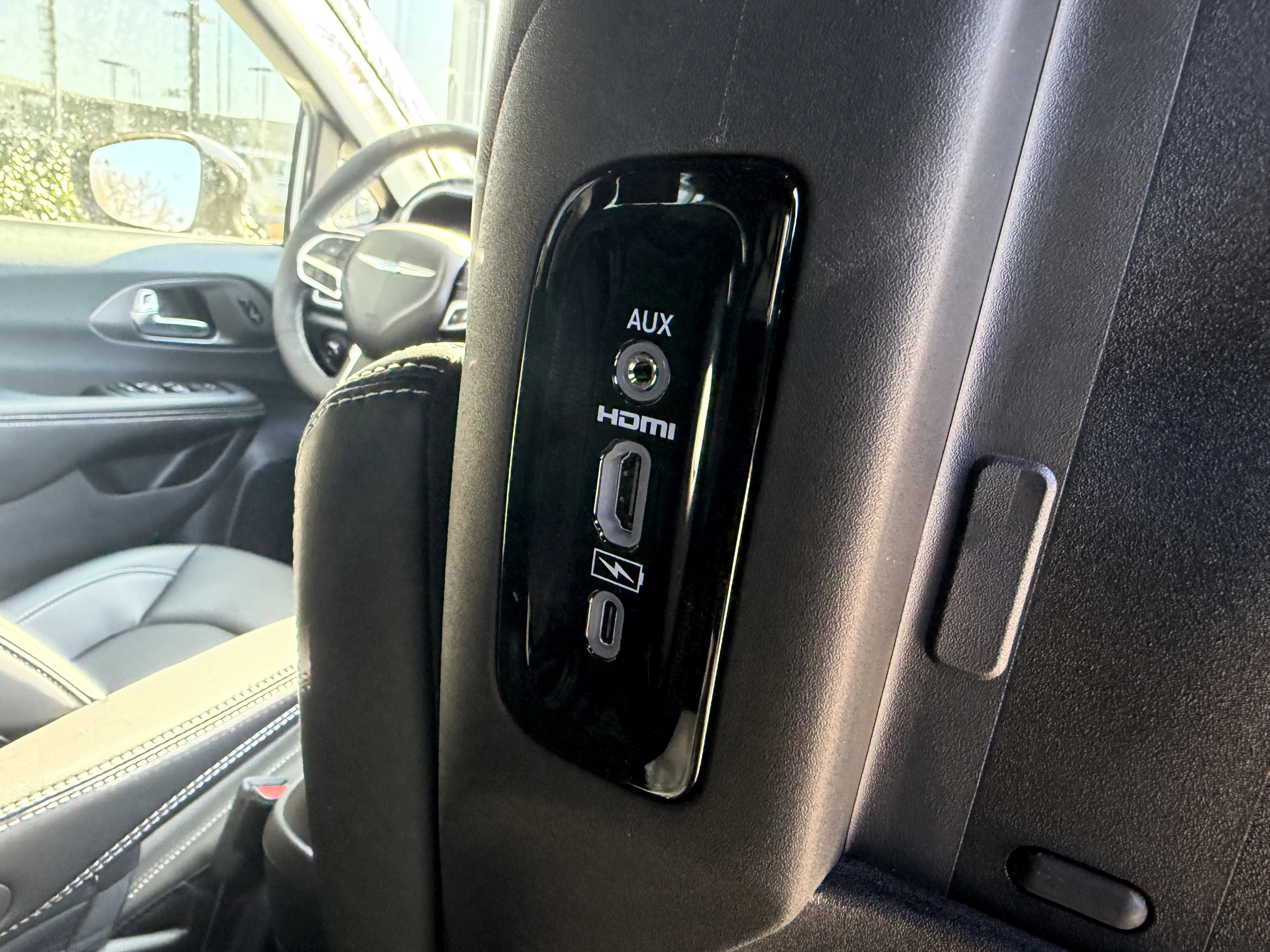 2026 Chrysler Pacifica Select - Photo 29