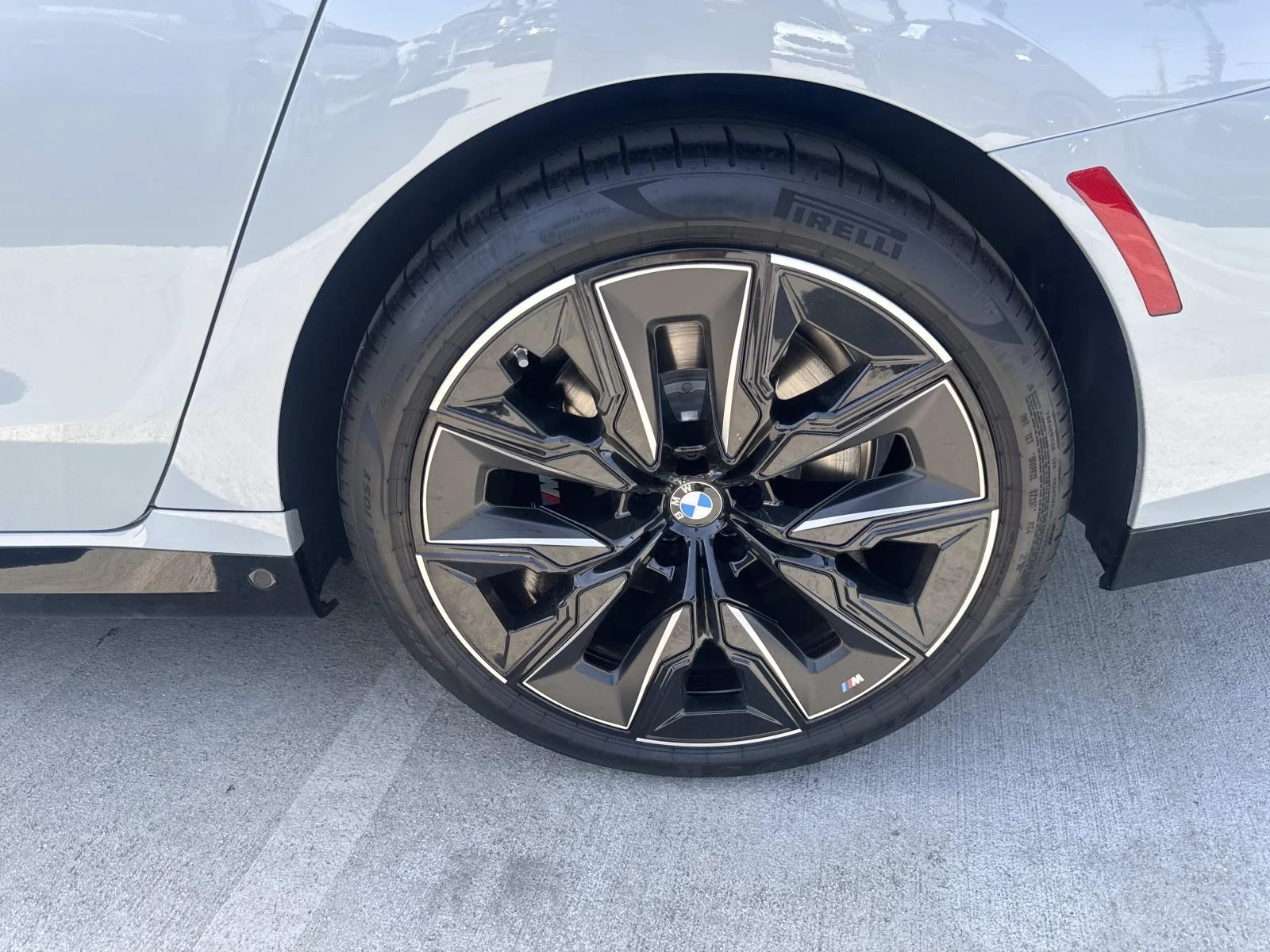 2025 BMW 7 Series 740i - Photo 6
