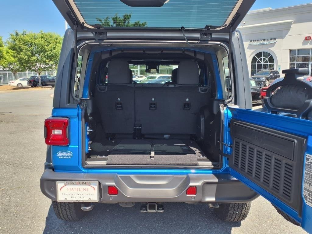 New 2025 Hydro Blue Pearl-Coat Exterior Paint Jeep Sport S image 20