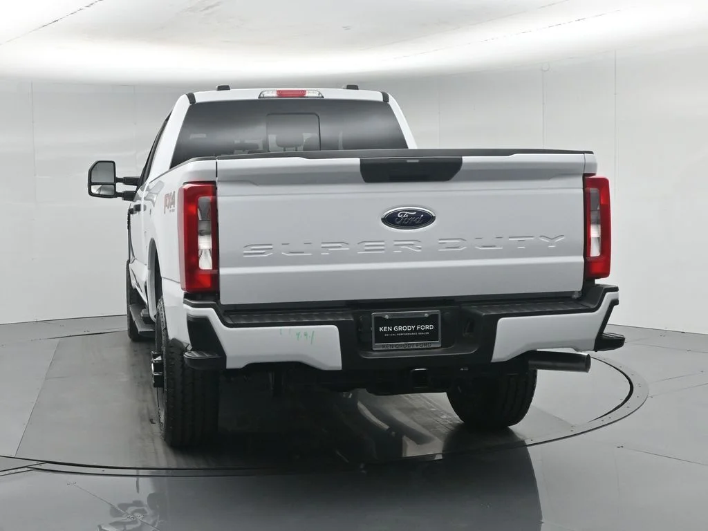 New 2026 Oxford White Ford XL image 25