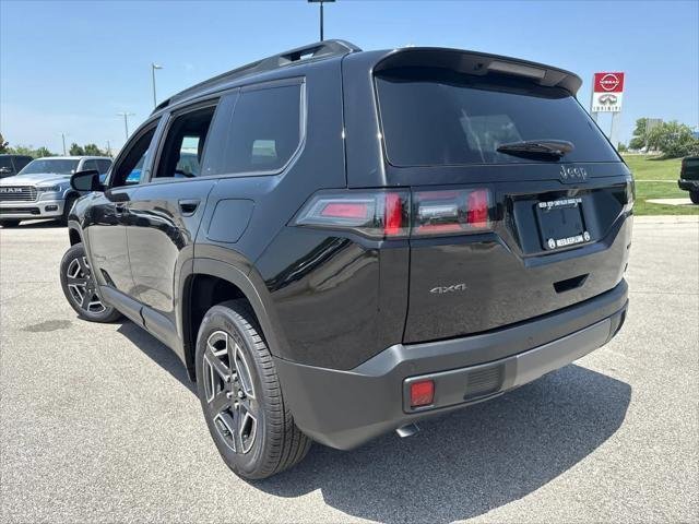 New 2026 Diamond Black Crystal Pearl-Coat Exterior Paint Jeep Limited image 6