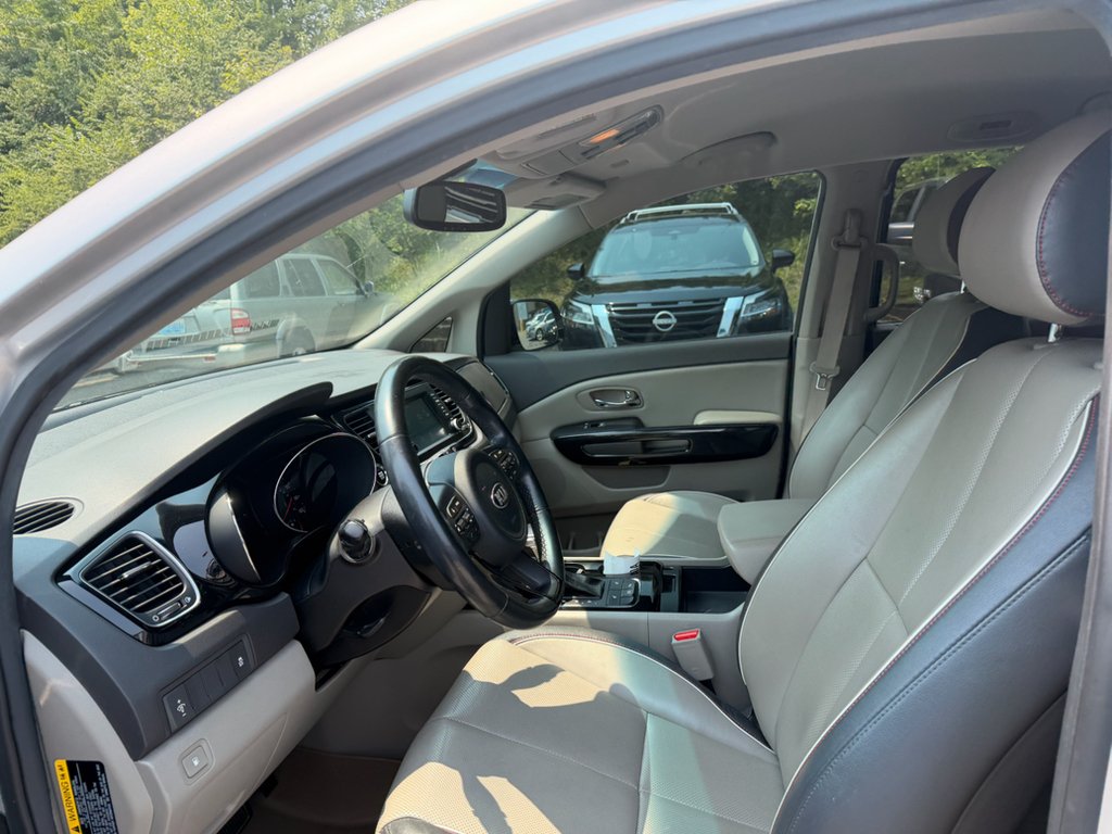 Used 2017 Bright Silver Kia EX image 6