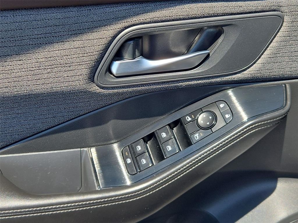 2021 Nissan Rogue SV - Photo 15