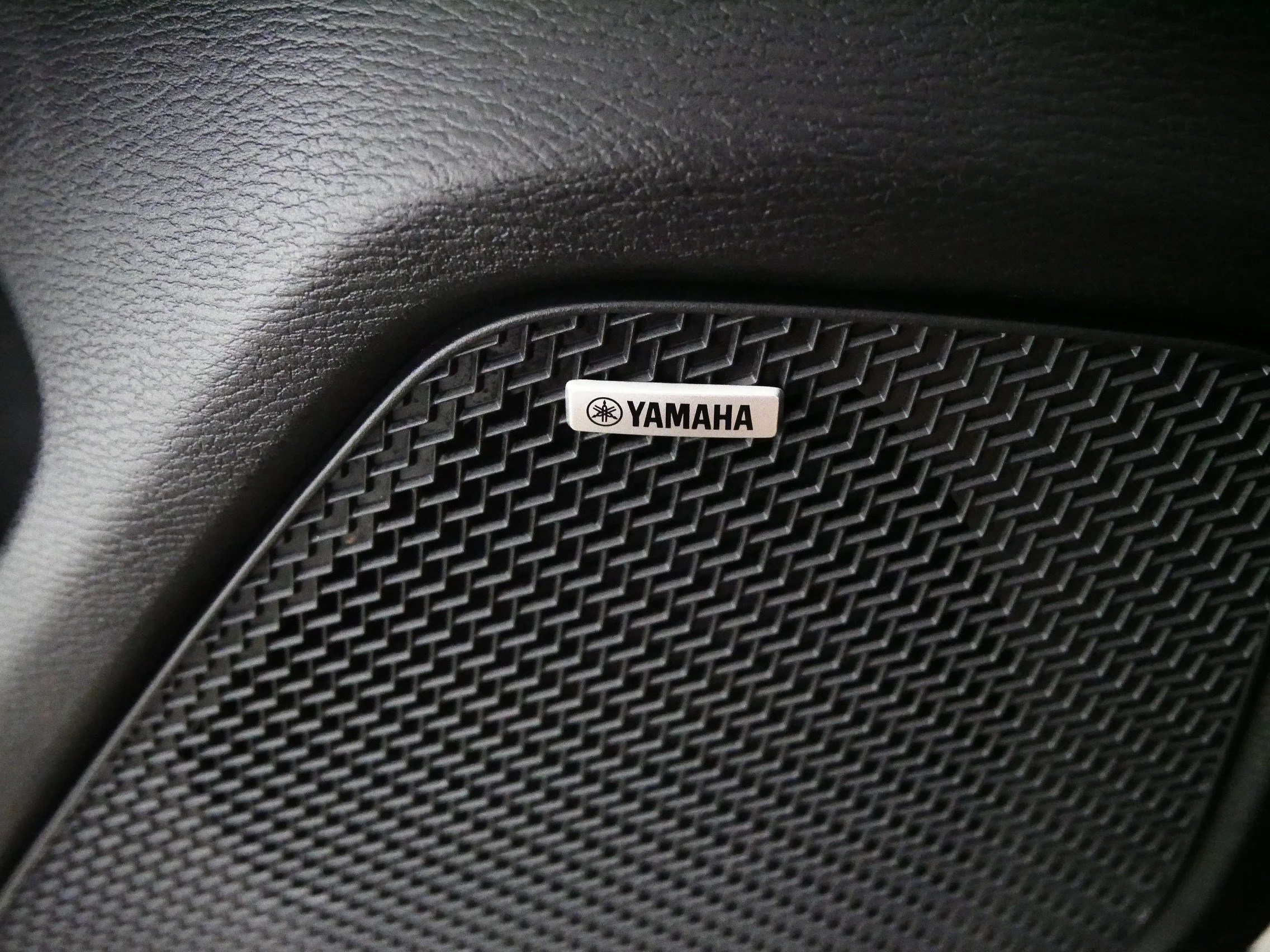 Used 2025 Red Diamond Mitsubishi ES image 27